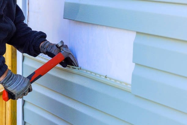 Reliable Emergency Siding Repair contractor in Washington, IL by Squared Siding